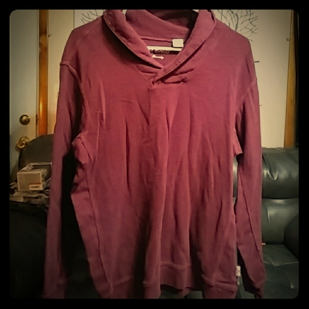 Lions crest by english laundry loose turtle neck
